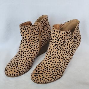 SODA Cheetah Print Wedge Booties Sz 6.5 GUC